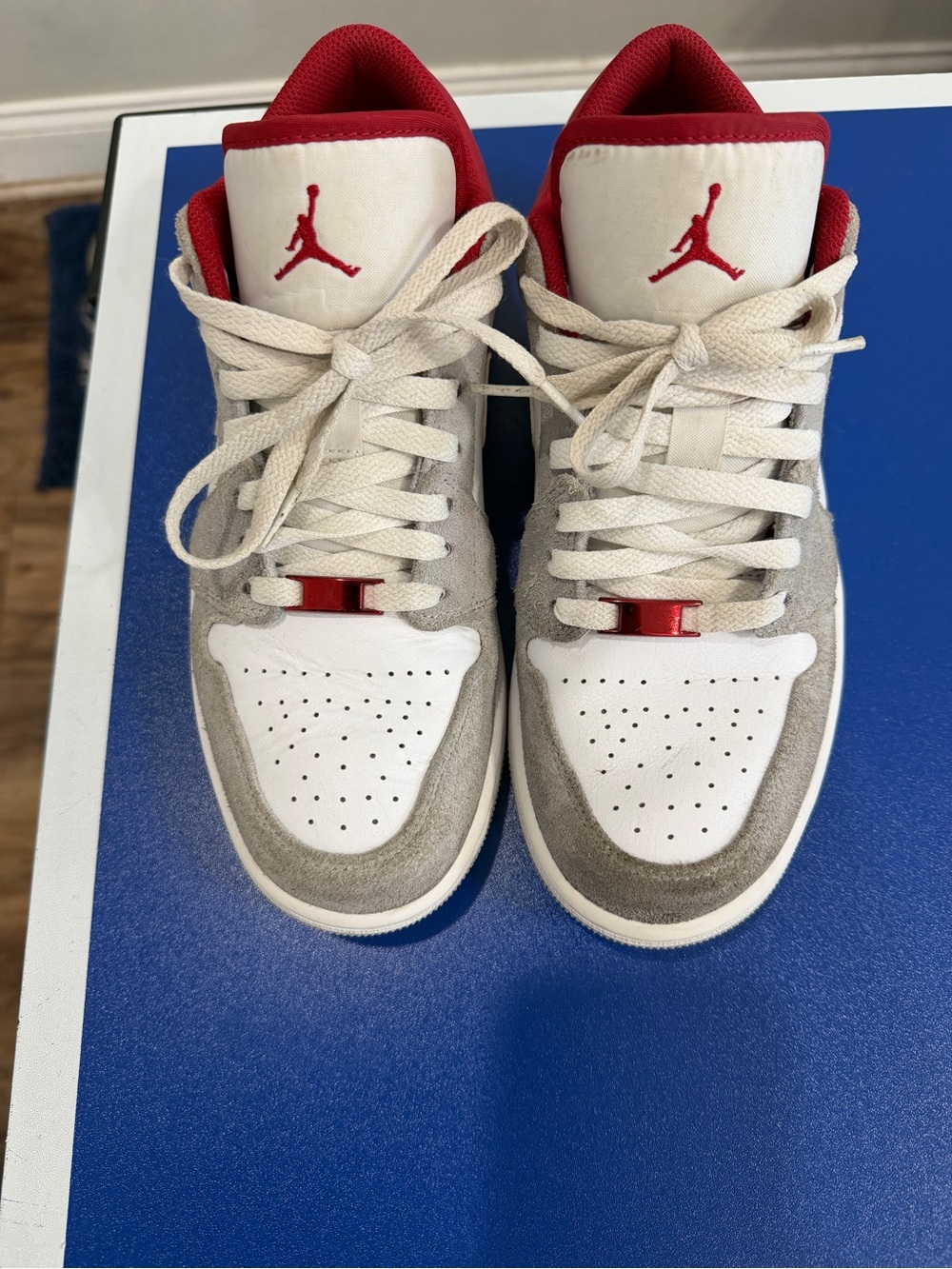 Air Jordan 1 Low SE Light Smoke Grey Gym Red size 8.5 - Picture 3 of 8
